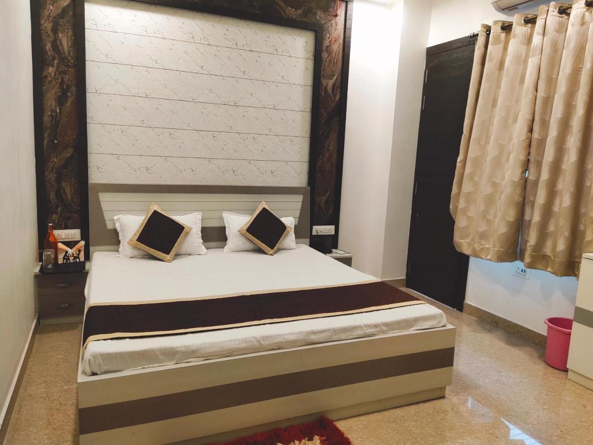 Hotel The Shree Jee Palace Mirzapur Bagian luar foto