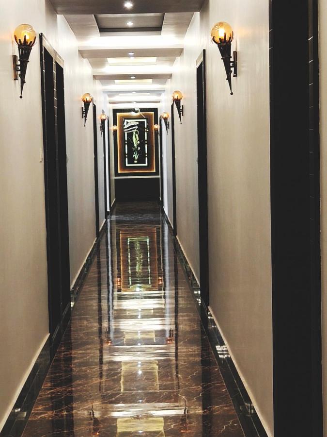 Hotel The Shree Jee Palace Mirzapur Bagian luar foto