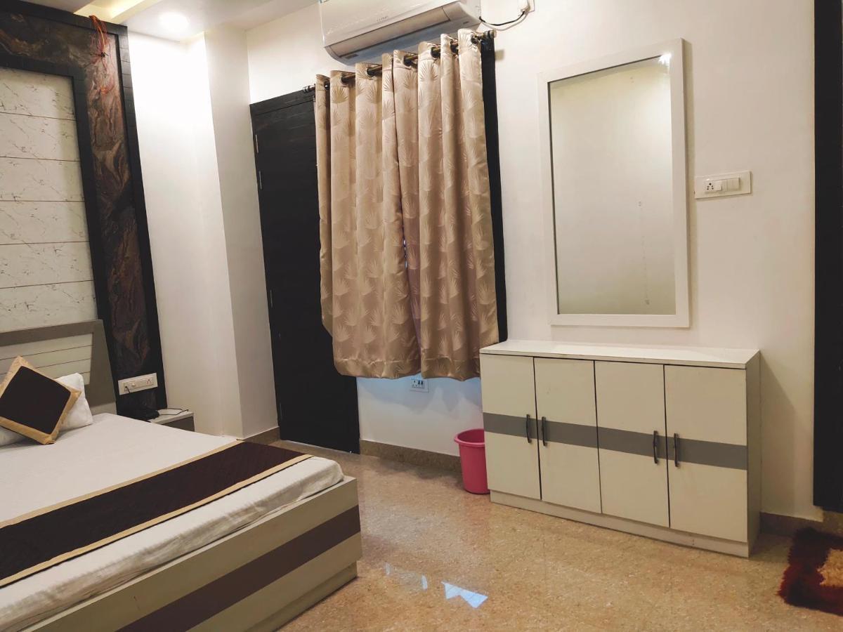 Hotel The Shree Jee Palace Mirzapur Bagian luar foto