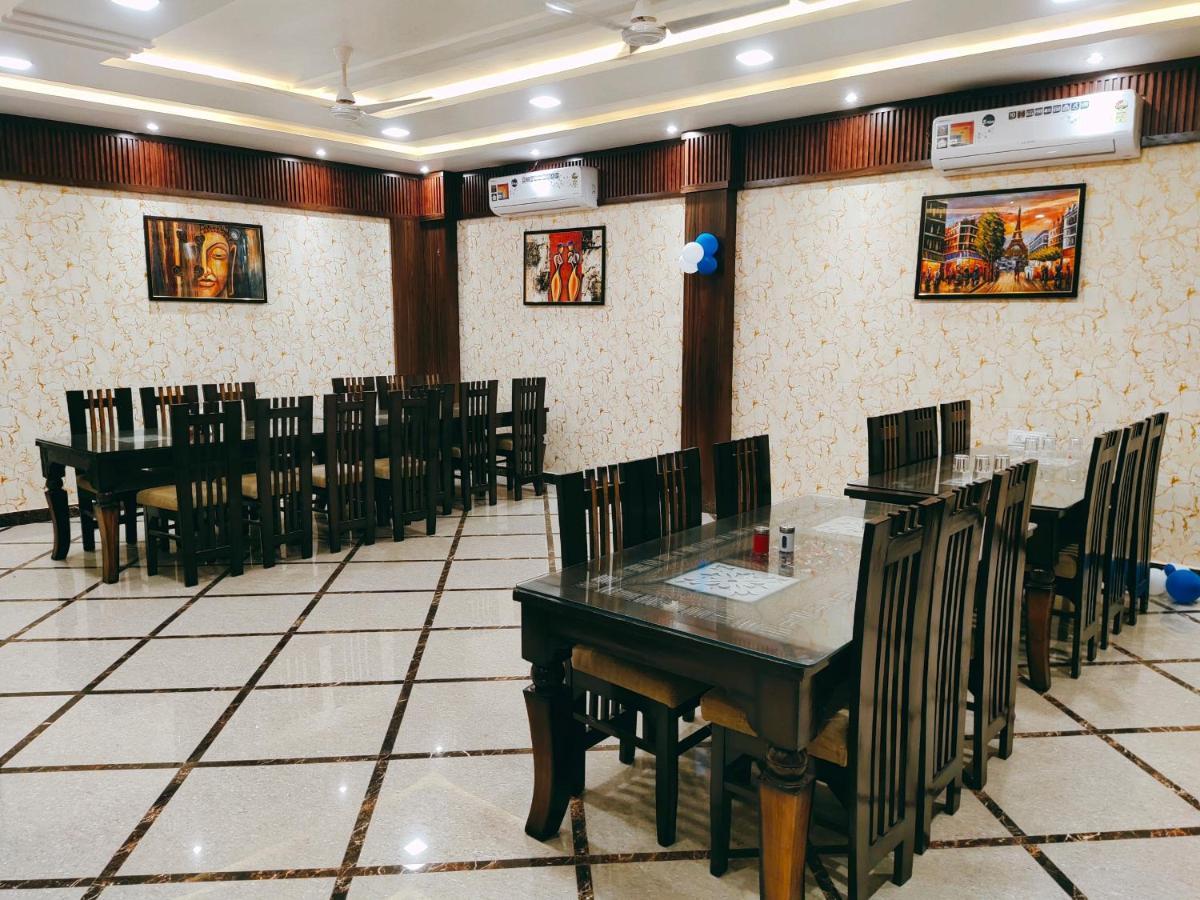 Hotel The Shree Jee Palace Mirzapur Bagian luar foto