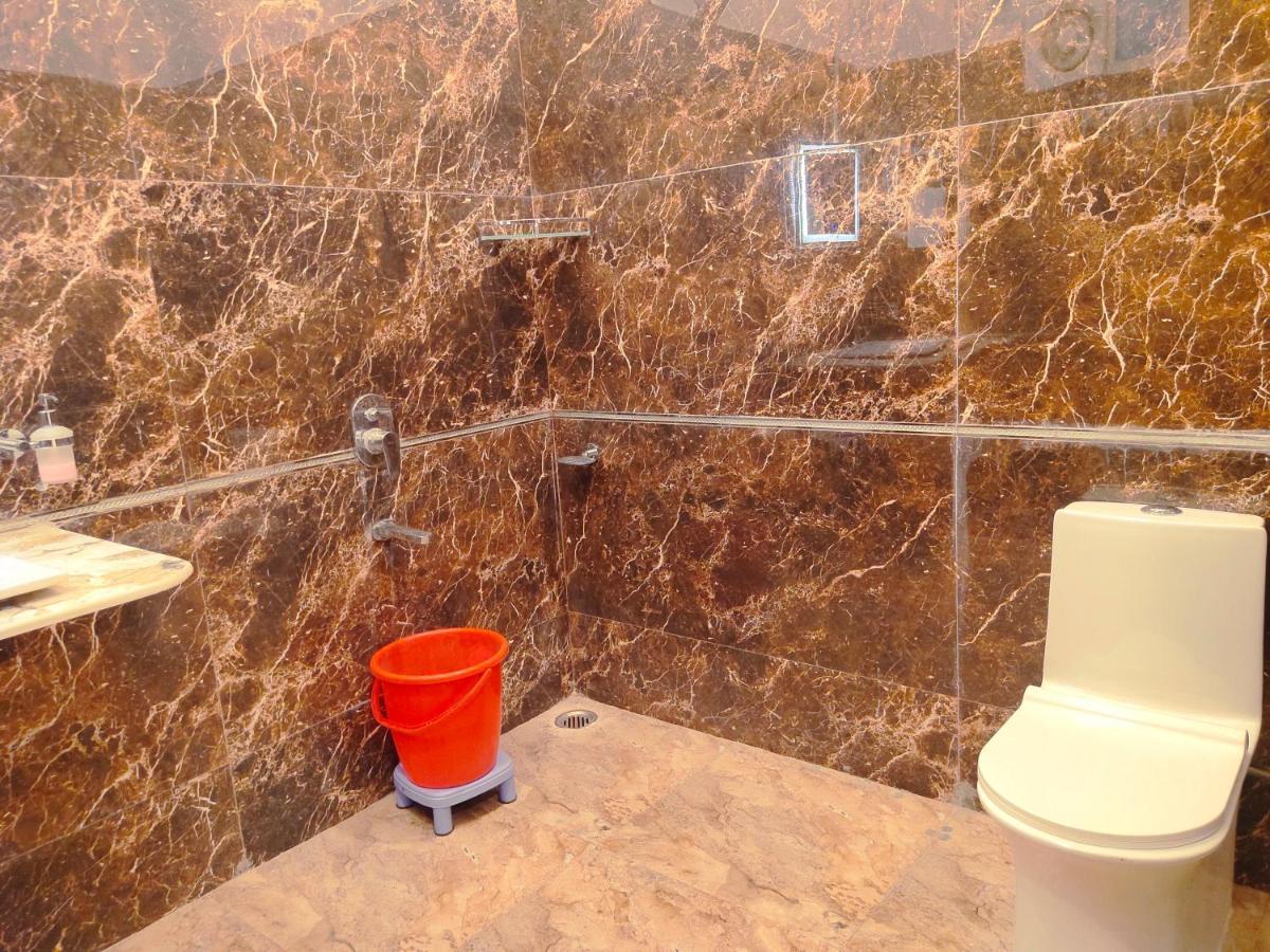 Hotel The Shree Jee Palace Mirzapur Bagian luar foto
