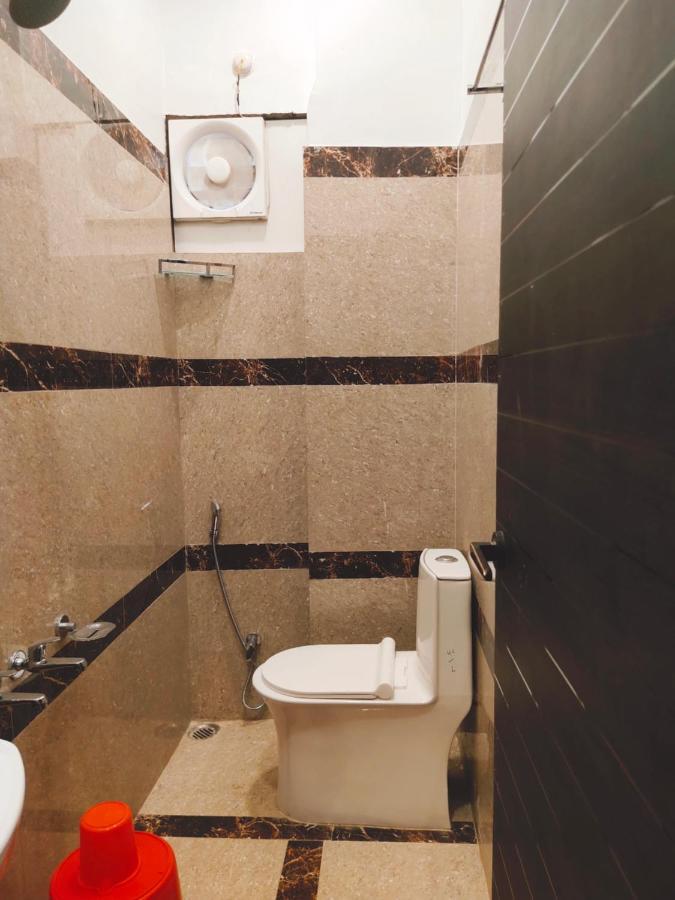 Hotel The Shree Jee Palace Mirzapur Bagian luar foto