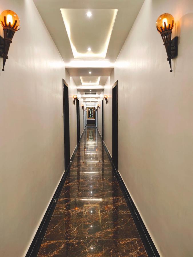 Hotel The Shree Jee Palace Mirzapur Bagian luar foto