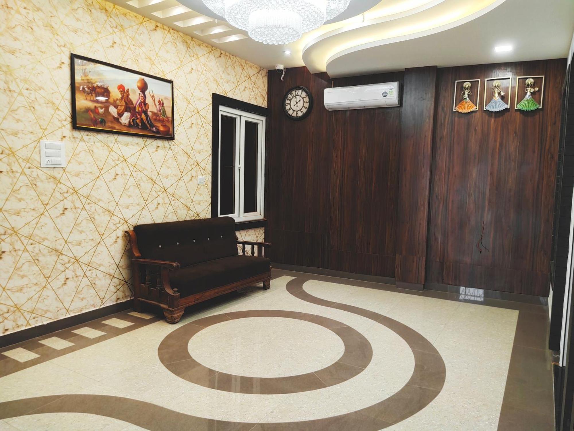 Hotel The Shree Jee Palace Mirzapur Bagian luar foto