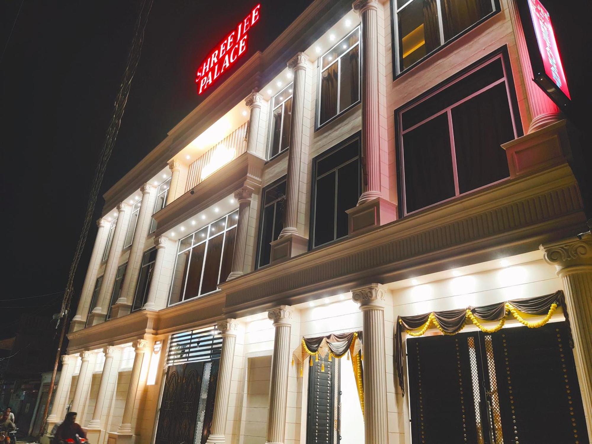Hotel The Shree Jee Palace Mirzapur Bagian luar foto